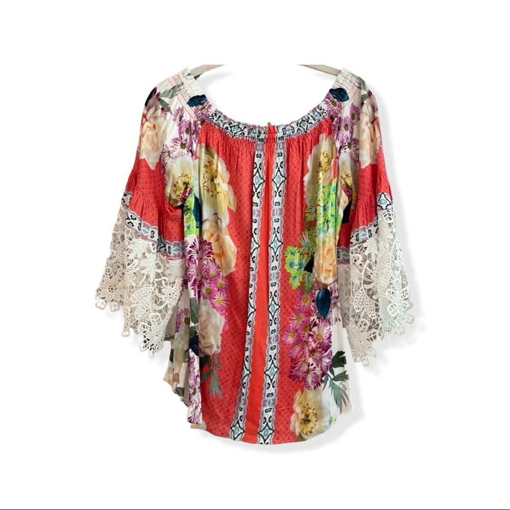 Hake Bob Becca top with lace sleeves small